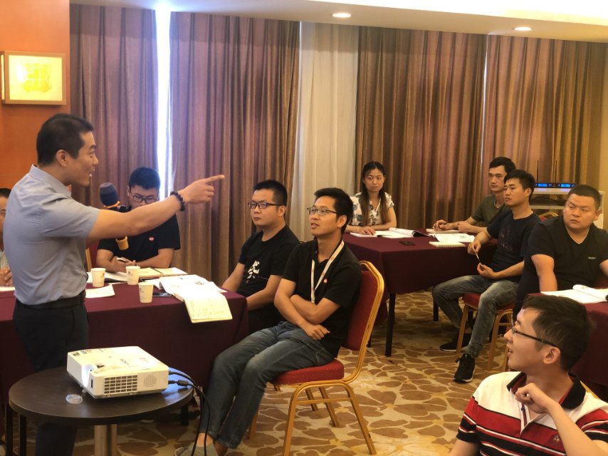 8月25，26刘刚老师在美资企业讲授班组长技能提升
