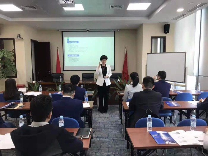 11月8号，银行效能提升专家【周云飞老师】为交通银行讲授《服务礼仪提升》课程圆满结束！