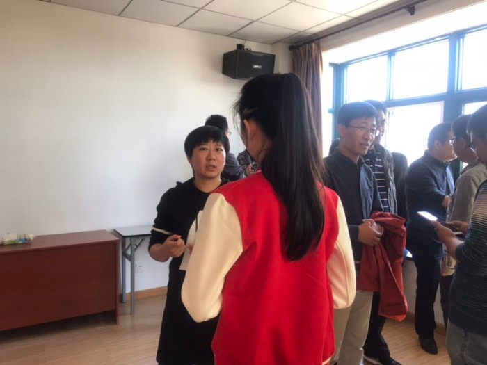 杨素珍老师10月18-19号在广州市为某企业讲授《TTT课程开发-商务礼仪》课程