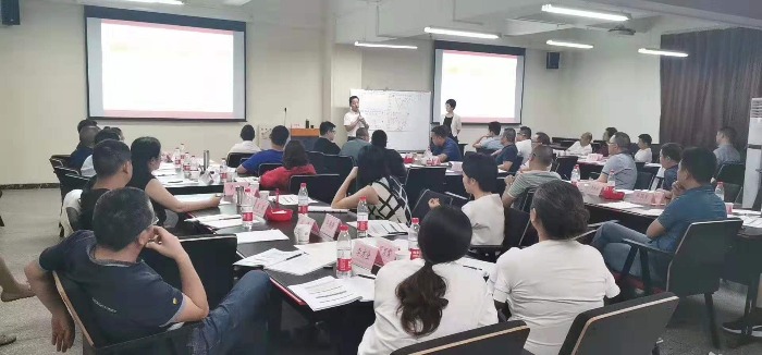 邓雨薇老师7月6-7日重庆《冠军企业的顶层设计》激情满满的课程圆满结束了