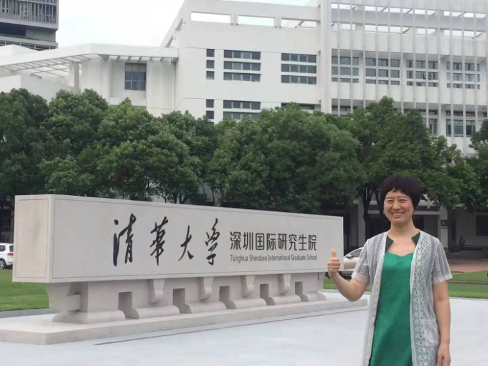 邓雨薇老师专门为总裁班设计的《绩效管理体系设计与应用实施》也吸引了不少清华研究院的工作人员旁听、其他班级的领导人旁听。