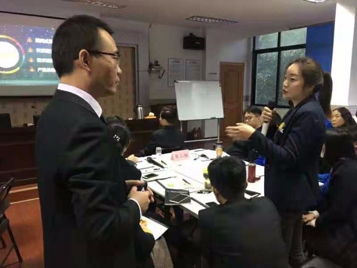 吴鹏德老师12月4日走进江阴中石化讲授《顾问式销售六步法》