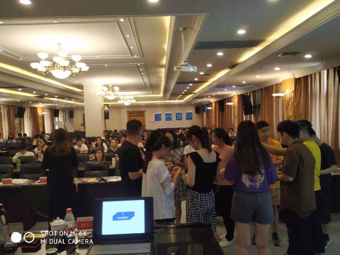 曾秋香老师-2019年7月7号在l洛阳为某电力讲授《华丽转身-从学生转为职业人的三项修炼》课程
