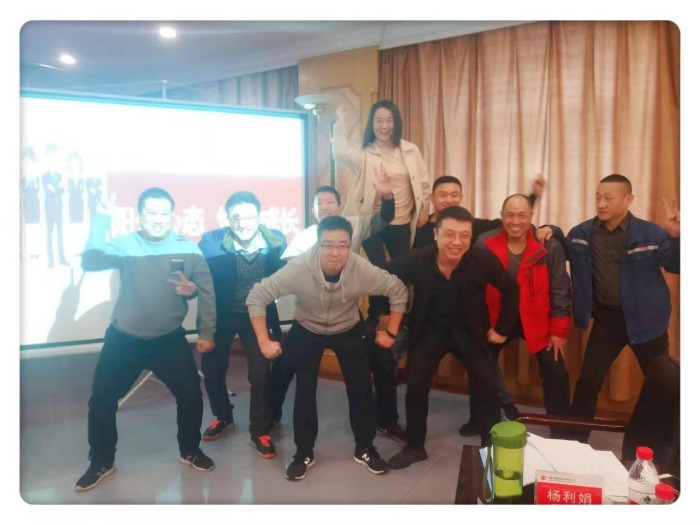11月15日，柳娟老师为大唐电力河南公司的学员们带来《阳光心态 快乐成长》