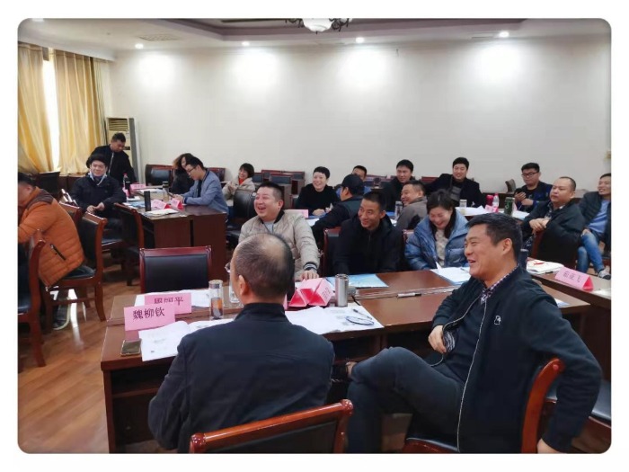 11月22日，柳娟老师为河南国网电力带来第25期返聘课程《高情商沟通》