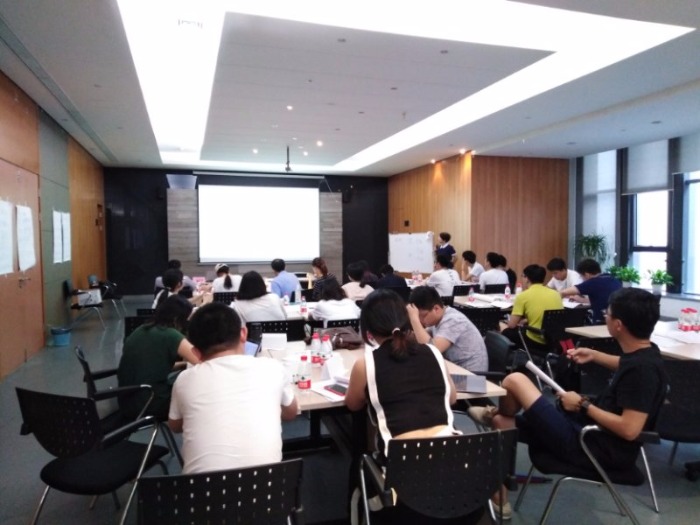7月5日张芯译老师营在杭州讲授《商务谈判技巧》公开课圆满结束！
