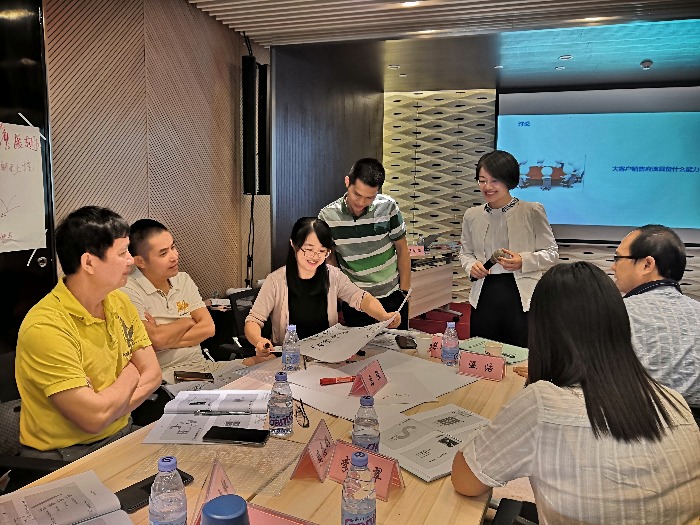 9月17日张芯译老师在广州讲授《大客户销售实战训练营》公开课程圆满结束！