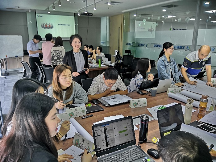 10月18日张芯译老师为广州某知名投资集团讲授一天《双赢商务谈判技巧》课程圆满结束！