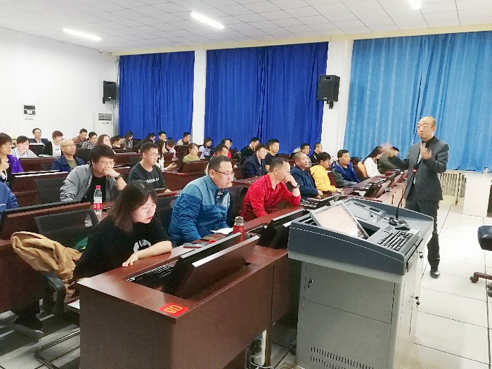 杨杰老师10月22日-25日为青海油田分公司讲授四天的《微课设计与开发》完美落幕！  