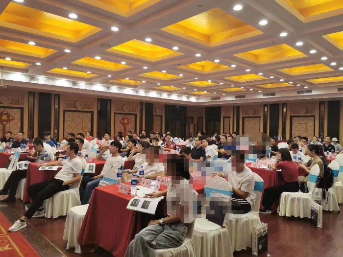贺新杰老师宁波余姚，9月19号，又一场政府经信局组织的大型公开课《人工智能》结束！