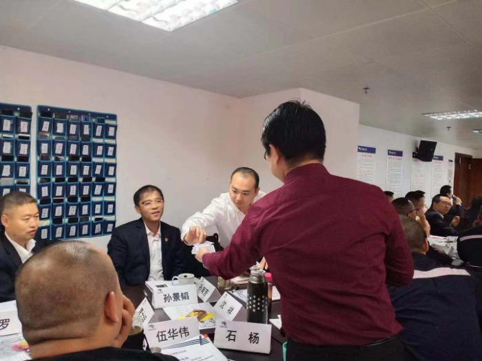 10月19号，彭晓辉老师在都匀为电网公司讲授《加勒比海盗之团队建设》