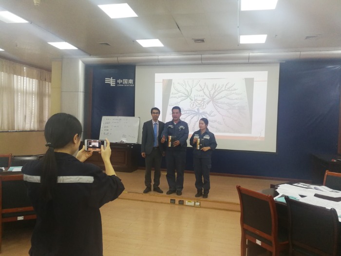 11月14-15号何有志老师为中国南方电网某分公司上《班组建设》