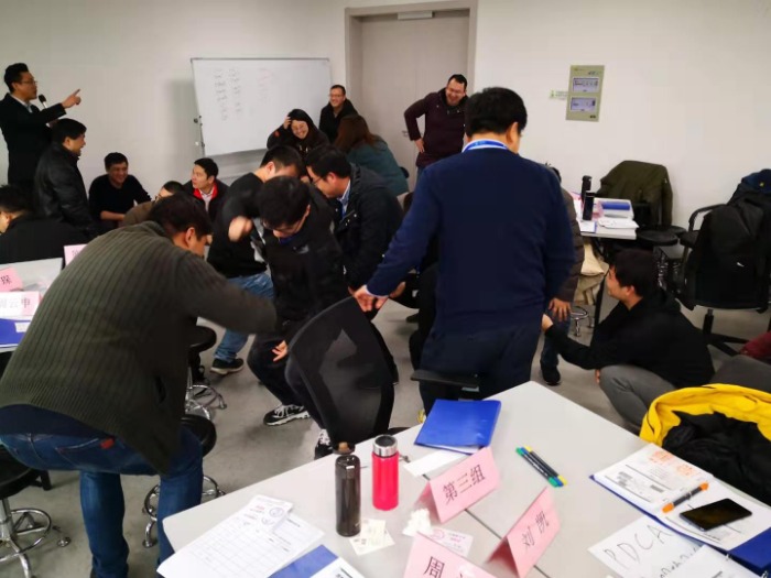 【周建华老师】1月4日受邀为某电子设备公司讲授《全面质量管理》课程圆满结束