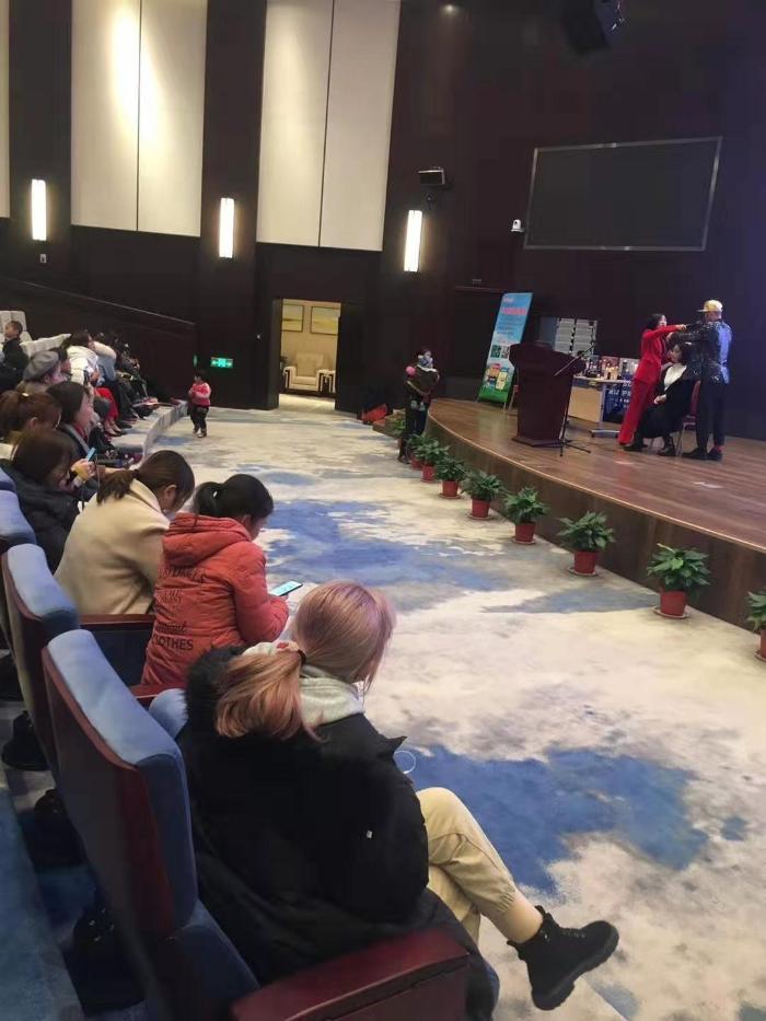 杨柳老师12月14号为聊城新凤祥讲授《非凡气质》的课程圆满结束