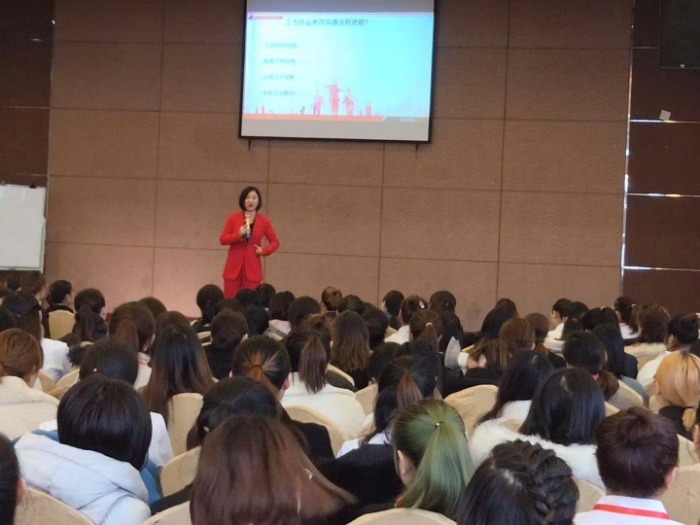 杨柳老师12月17-18号两天为温州妆芝美化妆品门店销售讲授《痛点成交-门店销售沟通技巧》的课程圆满结束