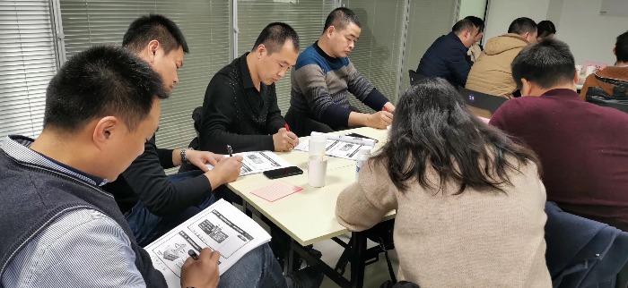 杨学‌军老师12月8日在宿迁当地讲授《全面‌质量管‌理》公开课结束