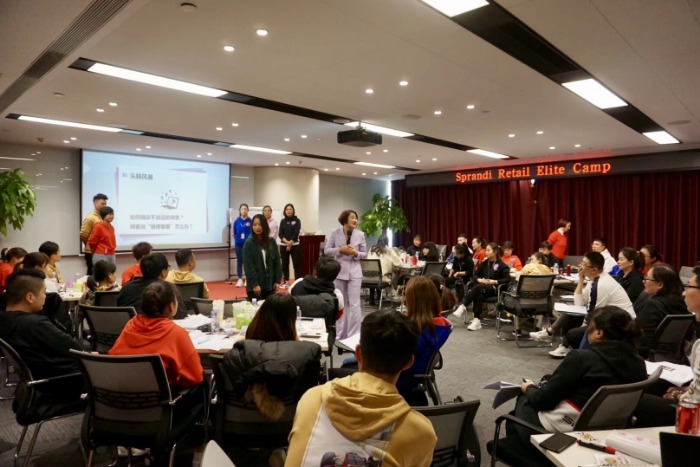 【吕咏梅老师】12月5号在蚌埠市讲授公！开课《双截营销-顾客管理与活动营销》圆满结束