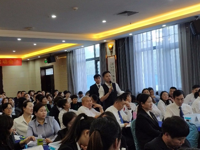 【夏菲老师】10月31日，夏菲老师给郑州某保险公司讲授《年金险销售》，课程圆满交付！