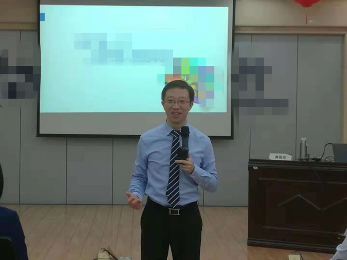 10月27日黄国亮老师为某银行讲授《营销技巧培训》课程