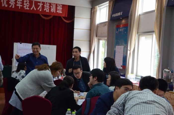 10月12号，管理沙盘实战专家【廉发强老师】为中远海运集团讲授《沙漠掘金—打造高效团队执行力》圆满结束！