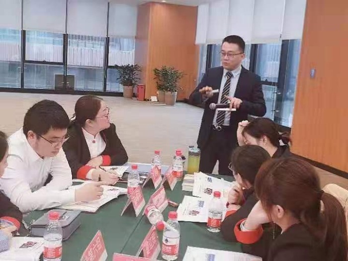 【财富管理——张罗群老师】2019年10月22号为重庆银行讲授一天的《高端客户开拓》的课程圆满结束！