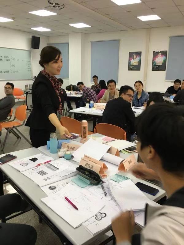 白瑛老师10月19-20号在武汉市为某企业讲授《基于工作情境的课程开发技巧》课程