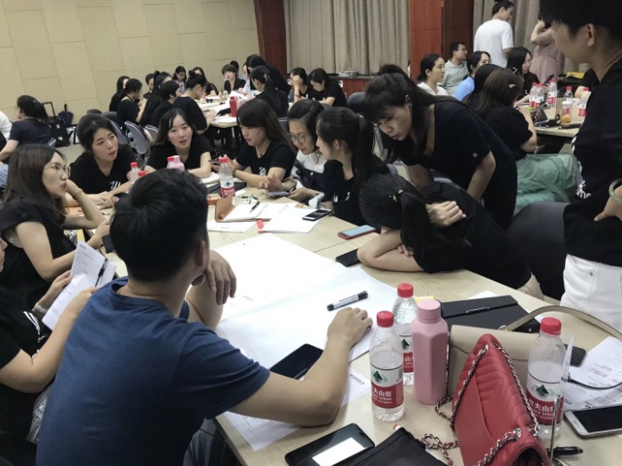 7月20日傅强老师给杭州某社交电商培训《社交零售商个人品牌塑造与营销策略》