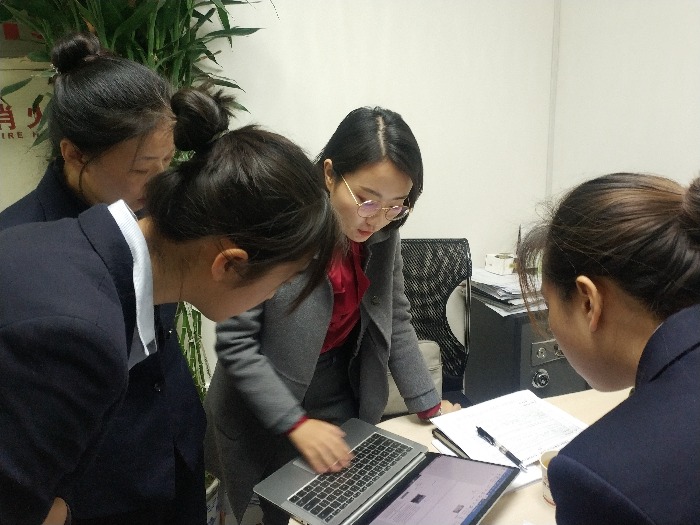 10月21—26日银行服务营销资深专家【郑超益老师】为甘肃银行某支行执行辅导《服务营销一体化》项目。