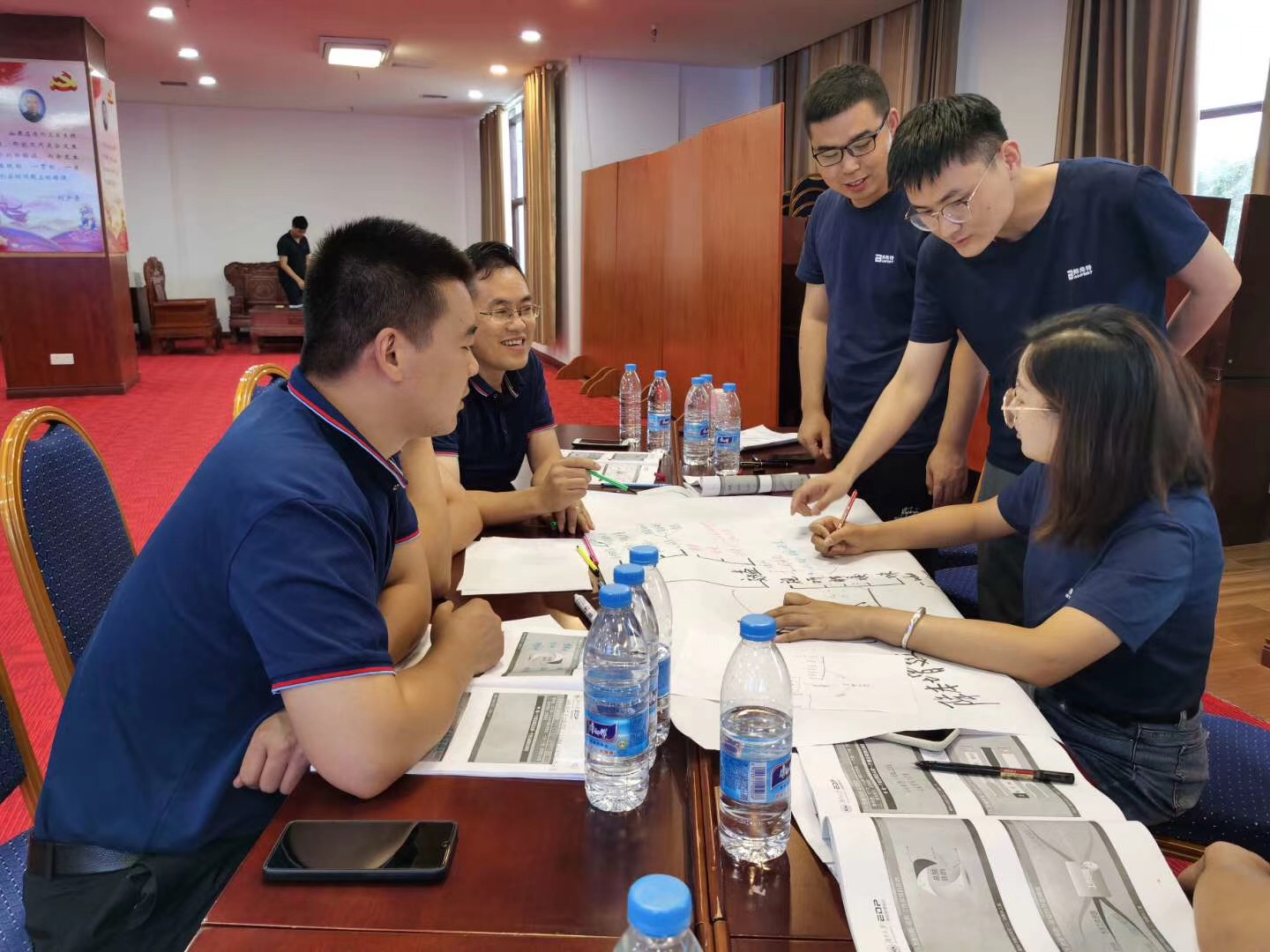 7月18-19日，吴正凡老师为长沙某化工新科技的中层干部讲授《思维能力创新》