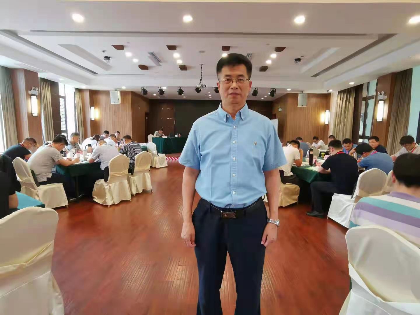      李东老师—2021年6月1号在上海讲授《特质与情景领导》公开课圆满结束。