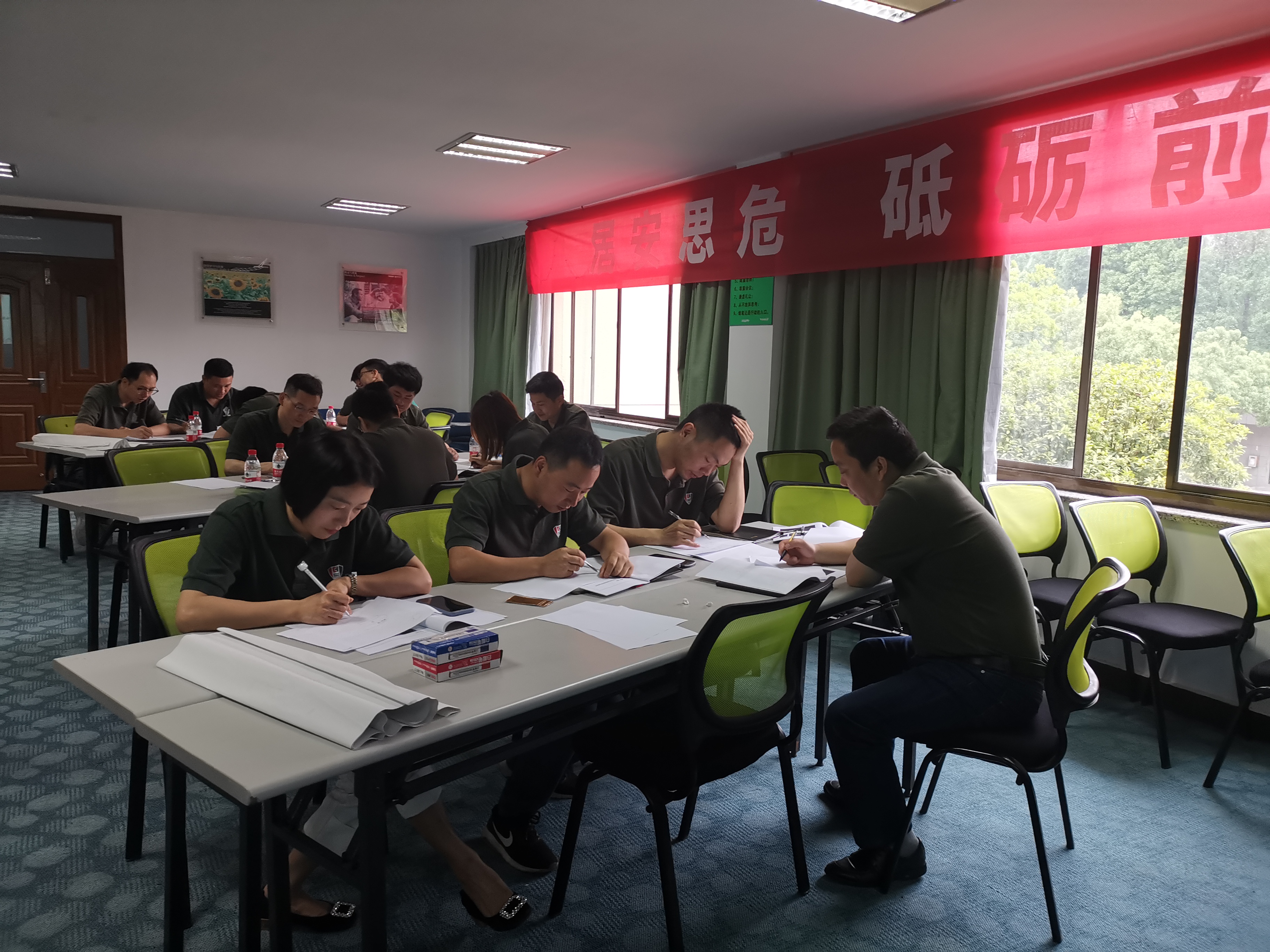邹海龙老师2020年5月29日在绍兴给春晖智能企业讲授《管理者职业生涯规划》课程圆满结束！