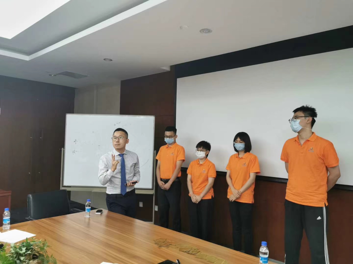 邹海龙老师2020年9月2-3日在北京给亦庄投资控股讲授《开启职场密码—”亦“场礼仪》课程圆满结束