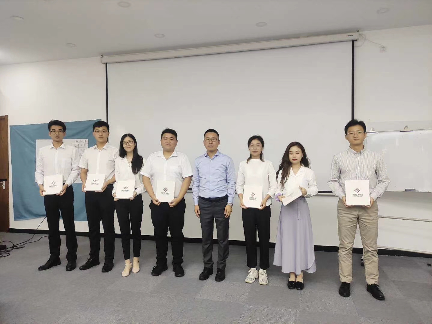 邹海龙老师2020年9月5日在保定再次给隆基泰和集团讲授《高效汇报技巧》的课程圆满结束！