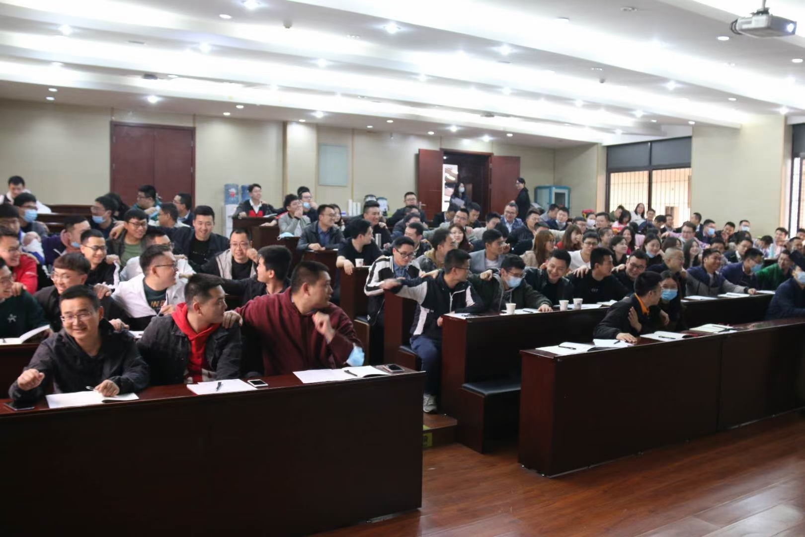 【职涯教练-邹海龙老师】4月8日为某双一流大学讲授版权课程《职涯蓝图-职业生涯规划》圆满结束！
