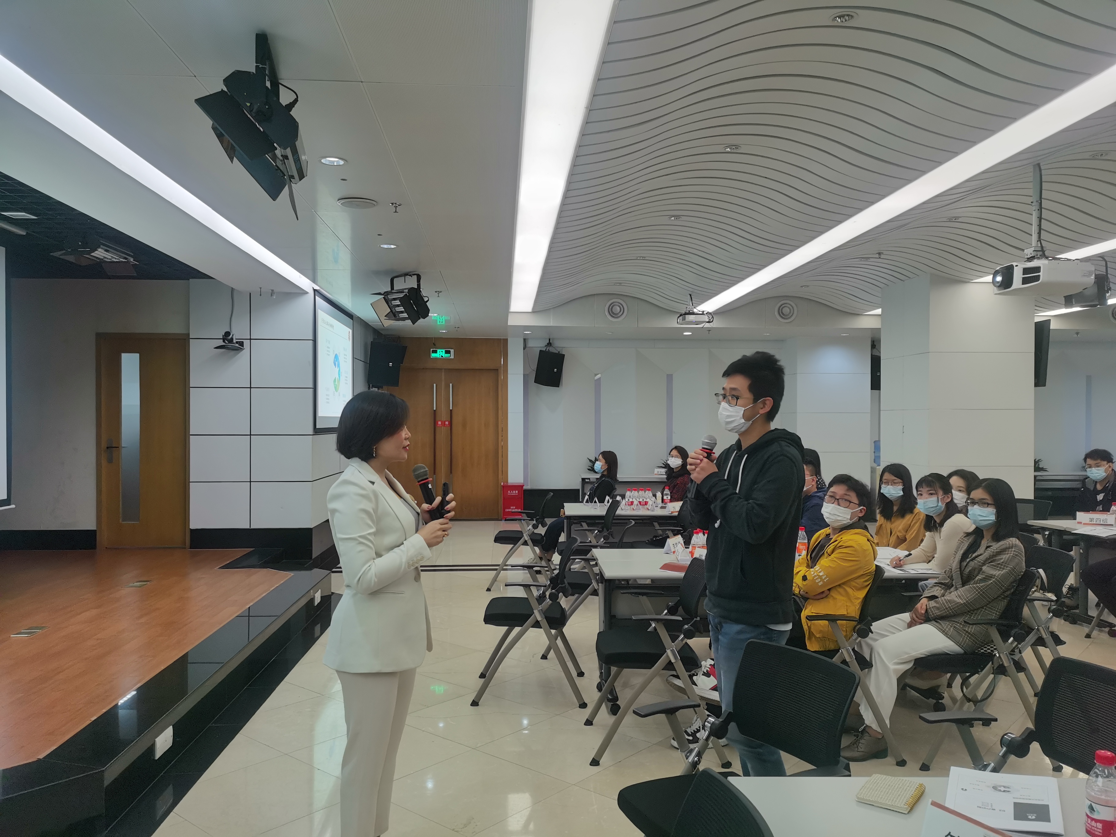 【倪莉老师】3月27日为平安银行讲授《智能化转型厅堂主动营销技能提升》课程9.92分！