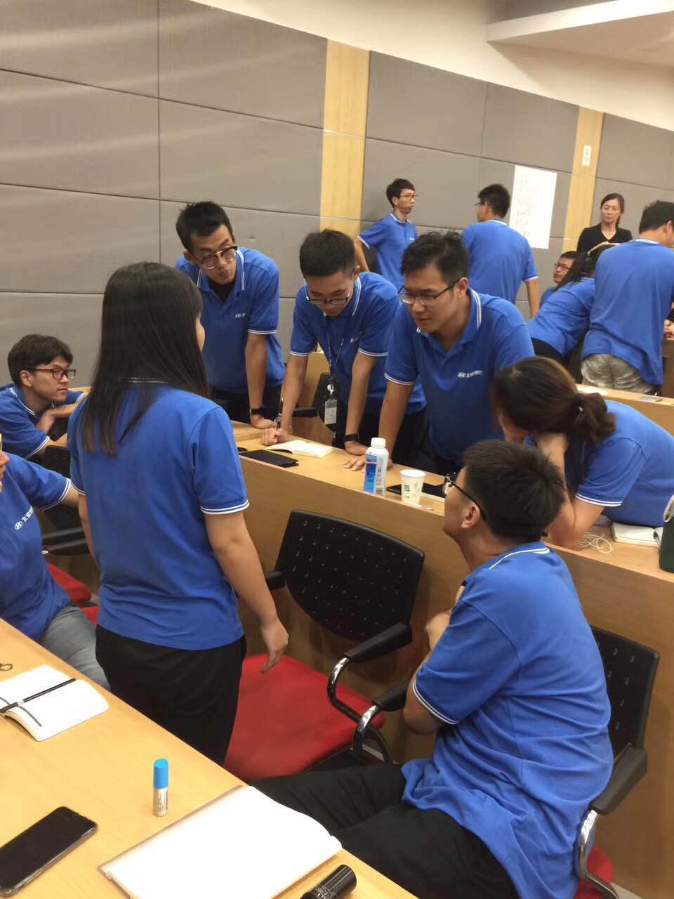 【肖珂老师】8月8-9日受邀为农业银行梧州某支行讲授《网点服务管理效能提升》课程圆满结束！