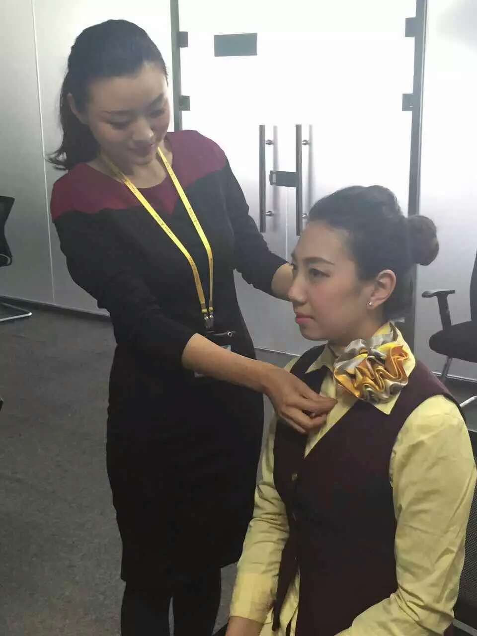 【肖珂老师】3月8日受邀为中国葛洲坝集团讲授《女性服饰搭配》课程圆满结束！