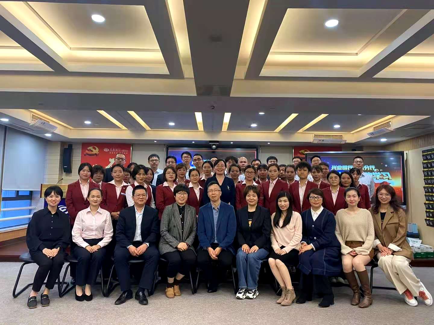 曾秋香老师一2020年11月21号在台州市讲授《行动学习工作坊》课程圆满结束