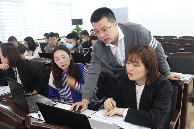 【王贵友老师】10月14日在宇硕集团授课《轻松掌握Excel在管理中的应用技巧》取得圆满成功！