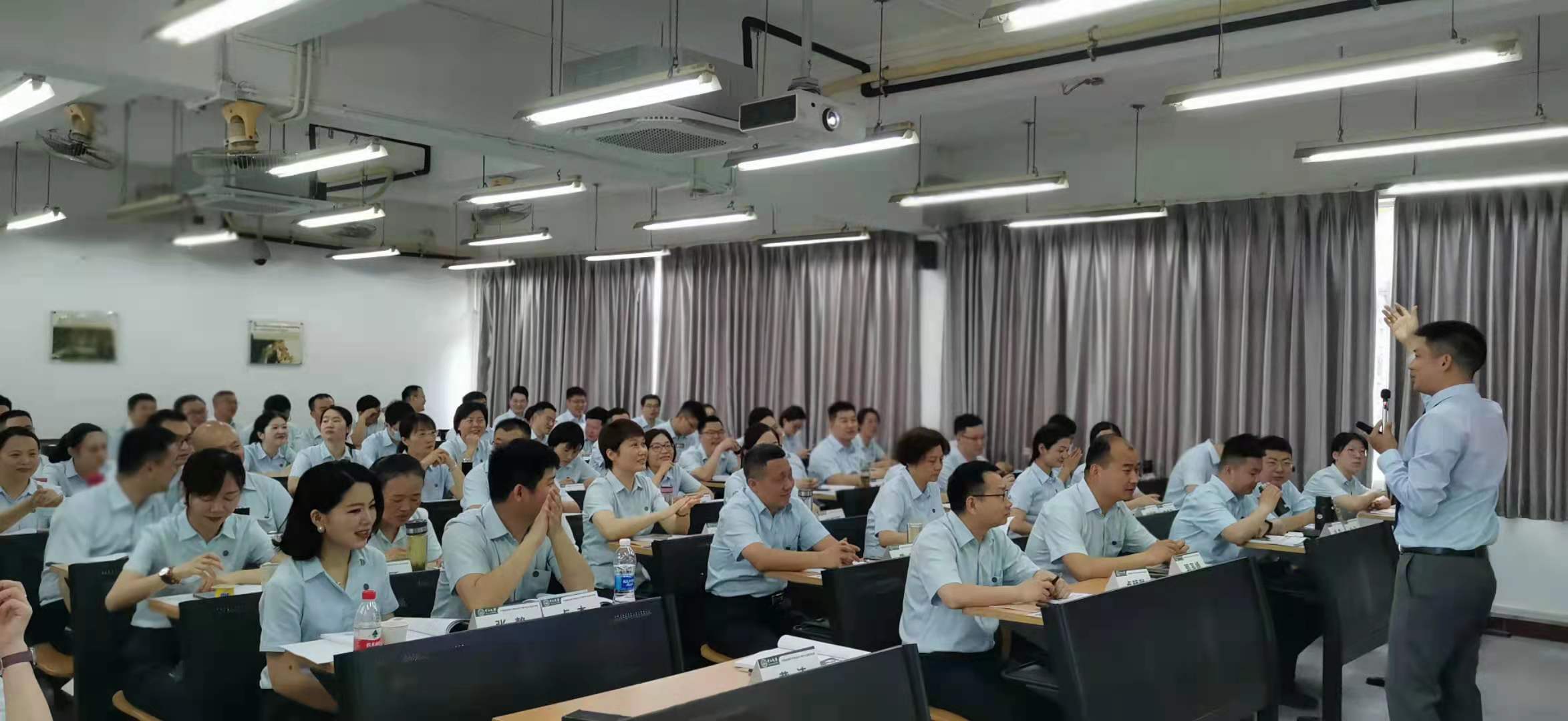 【肖广老师】5月10日在中山大学为建行的数字化经营培训班讲授《开放银行建设下场景营销》课程圆满结束！