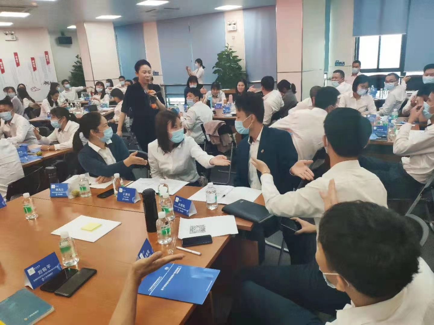 李艳萍老师2020年11月13日在广州给农商行讲授《基于存款提升存量客户盘活》的课程圆满结束！