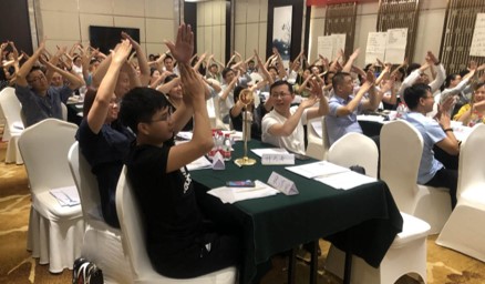 1月8号张芯译老师为深圳迈科光电讲授大客户销售系列《精彩博弈——商务谈判技巧》课程圆满结束！