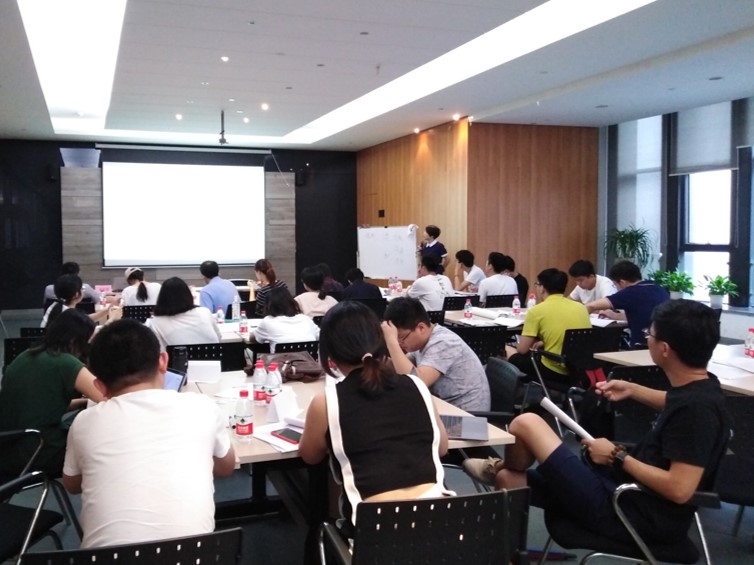 1月9号张芯译老师为深圳某知名企业讲授大客户销售系列之《销售目标制定与执行》课程圆满结束！