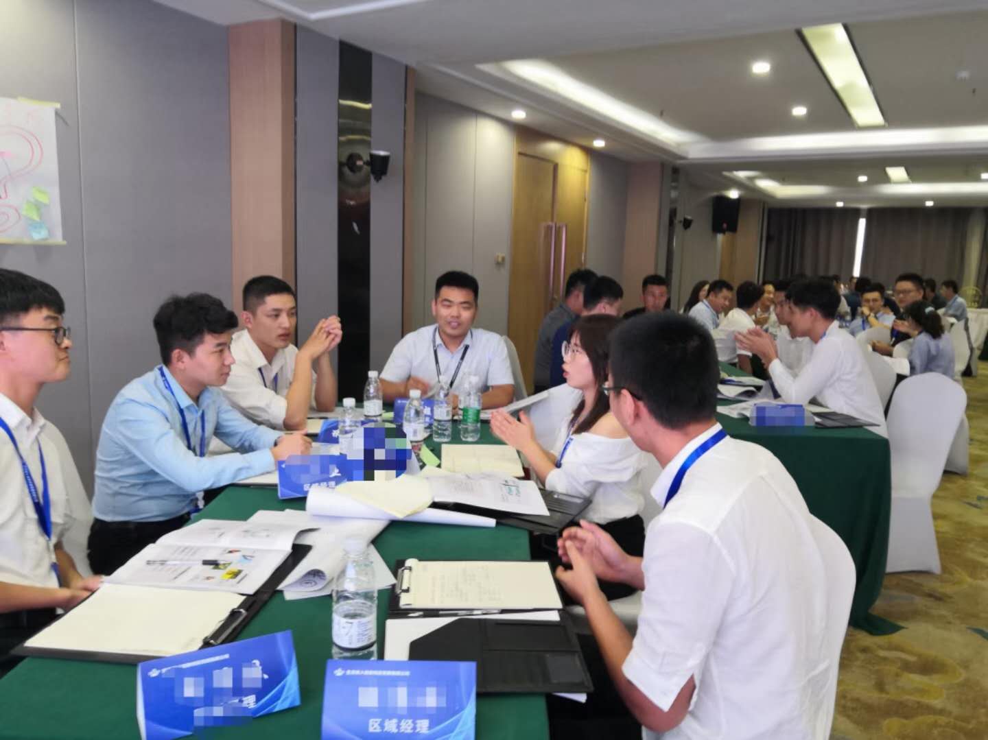 8月4-5日张芯译老师为北京某知名科技公司50多位营销管理人员讲授《大客户销售技巧》课程圆满结束！