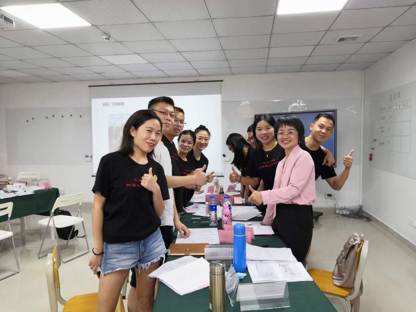 8月22~23日张芯译老师为深圳某科技公司讲授《大客户销售实战训练营》课程圆满结束。