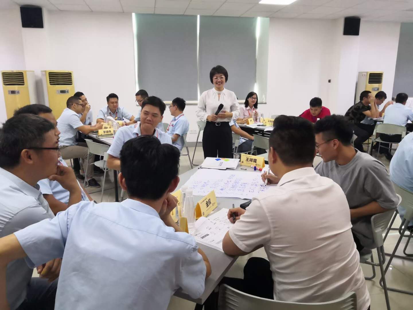  8月24~25日张芯译老师为中山某知名电缆制造商讲授《商务礼仪与沟通技巧》课程圆满结束。