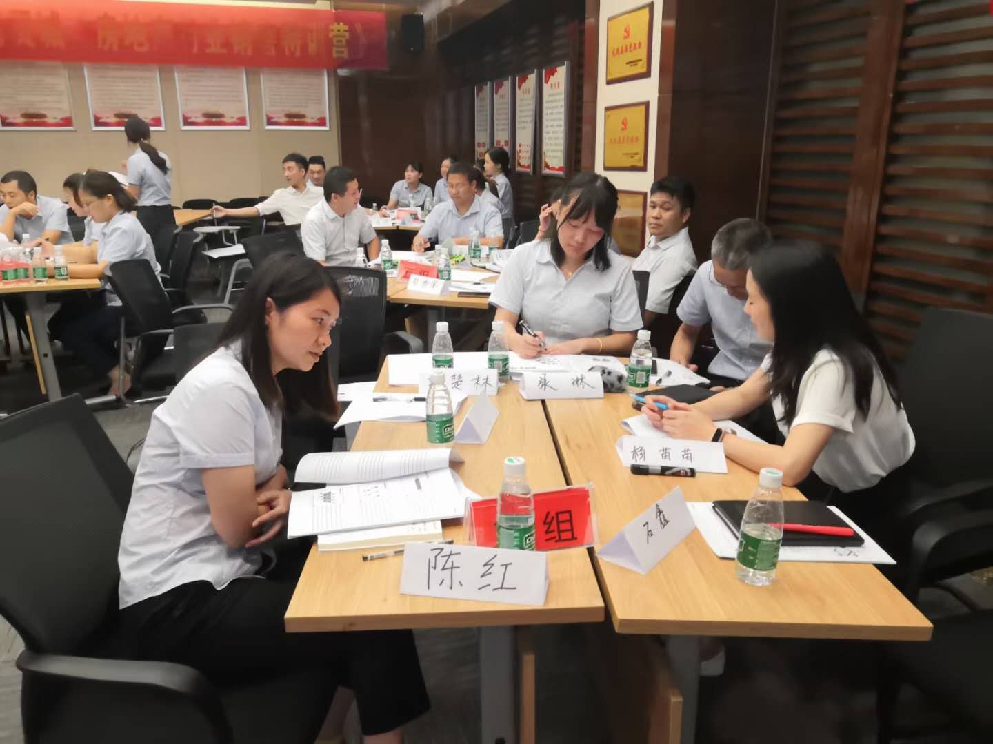 8月27日张芯译老师为湖南知名地产销售企业讲授《房地产行业销售特训营》课程圆满结束。