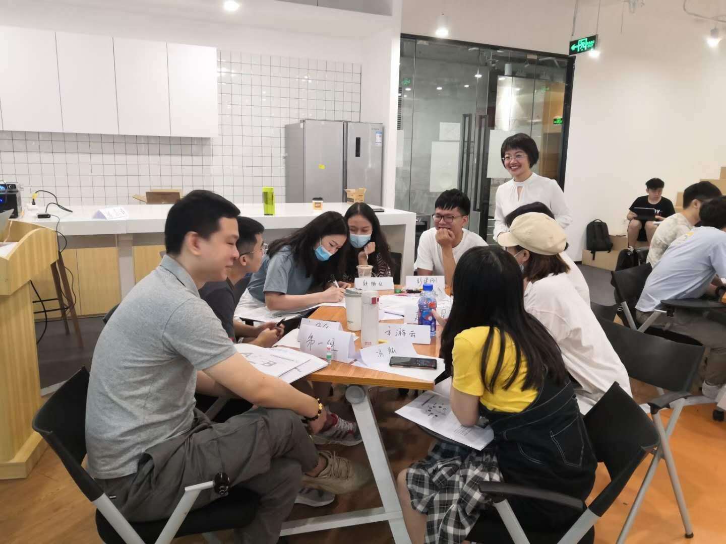 9月2~3号张芯译老师为深圳某知名科技公司讲授两天《打造高绩效团队实战》顺利结束！