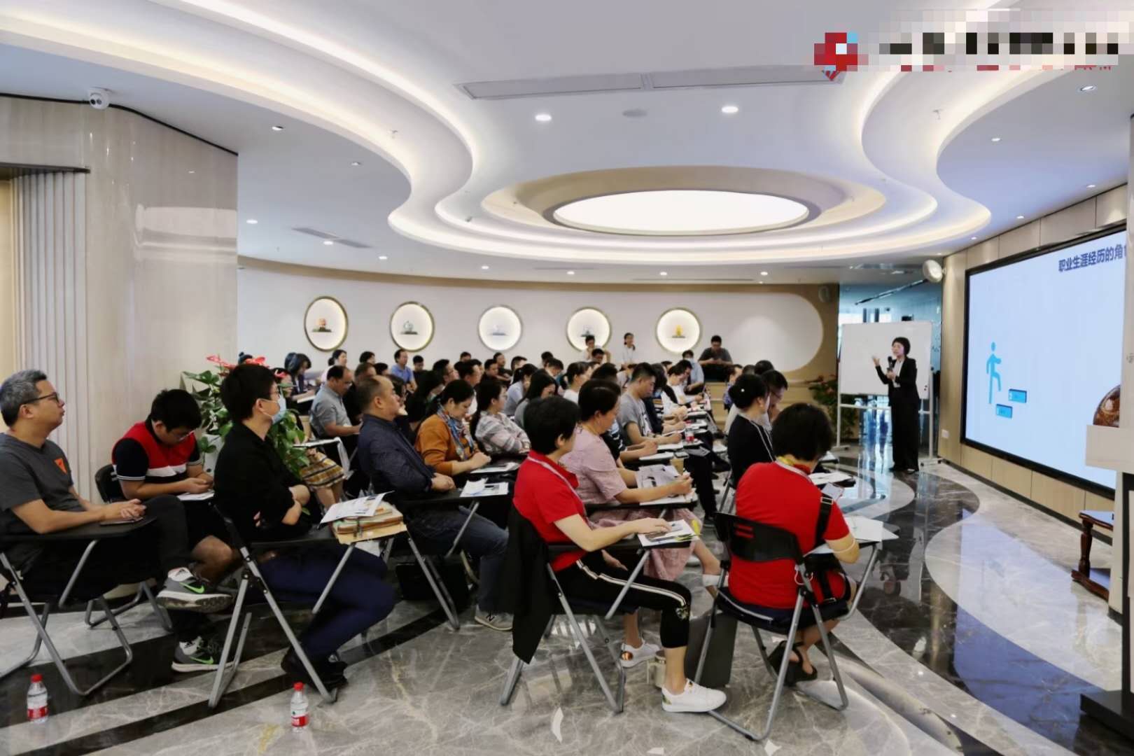 10月17日，张芯译老师为深圳某知名律师事务所讲授《商务谈判技巧》课程圆满结束！