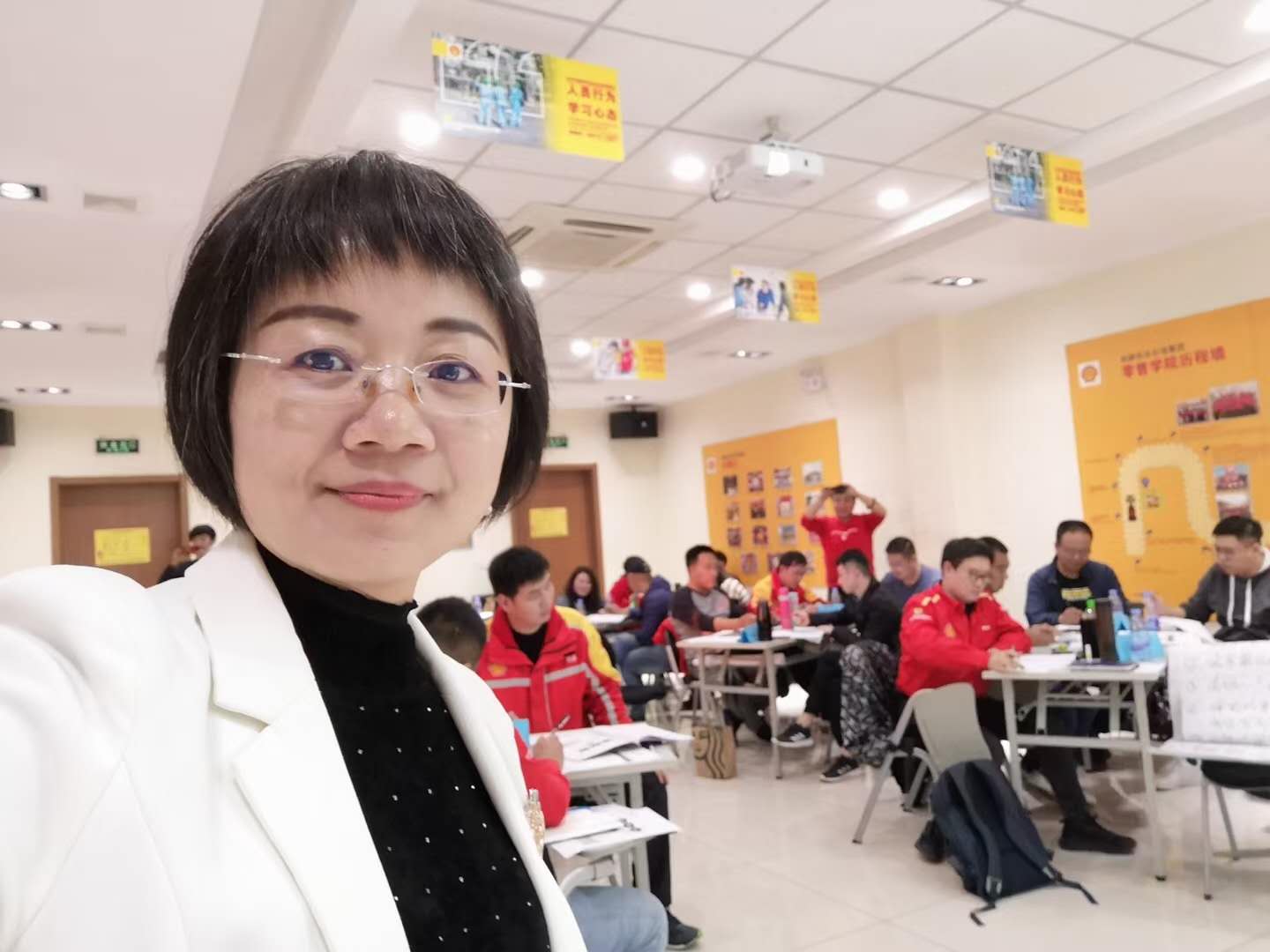 10月29日张芯译老师为天津某知名石油企业讲授《商务谈判与顾问式销售技巧》公开课程圆满结束!